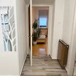 Edi App Center-free Parking & Mountain View