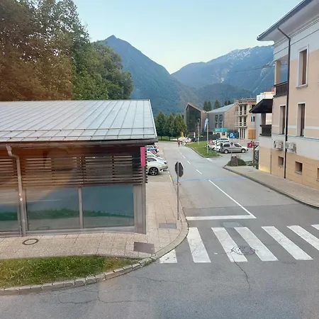 Edi App Center-free Parking & Mountain View Apartment *